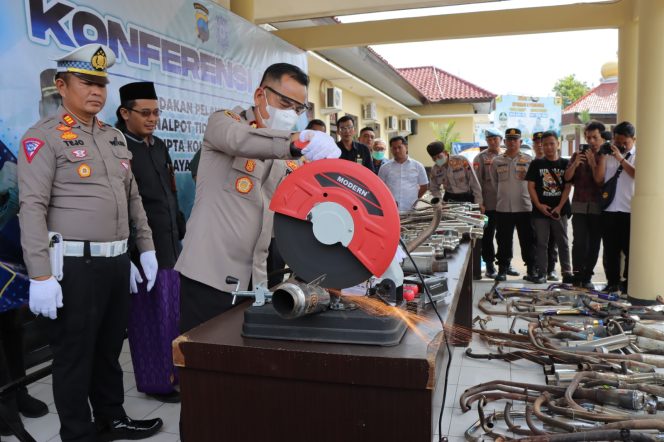 
 441 Unit Knalpot Brong Dimusnahkan Polres Kebumen