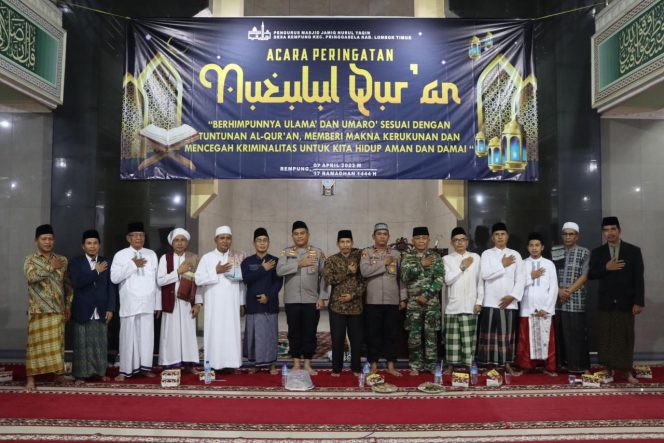 
 Kapolres Lotim Hadiri Nuzulul Qur’an di Masjid Jami Nurul Yakin