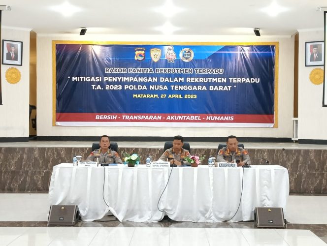 
 Pastikan Proses Rekrutmen Terpadu TA 2023 Bebas Kecurangan, Biro SDM Polda NTB Gelar Rakor Panitia bersama Pengawas Eksternal