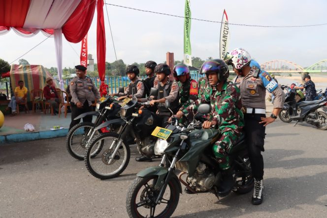 
 Jaga Keamanan Dan Himbauan Kamtibmas Dalam Kota Sarolangun, TNI POLRI Lakukan Patroli Bersama