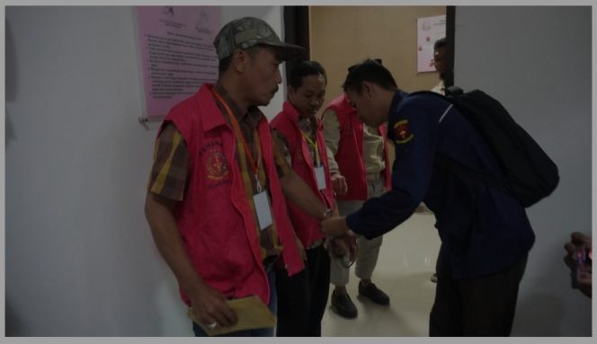 
 Kejari Loteng Tetapkan Tiga Tersangka Dugaan Penyimpangan Pekerjaan Pembangunan Akses TWA Gunung Tunak