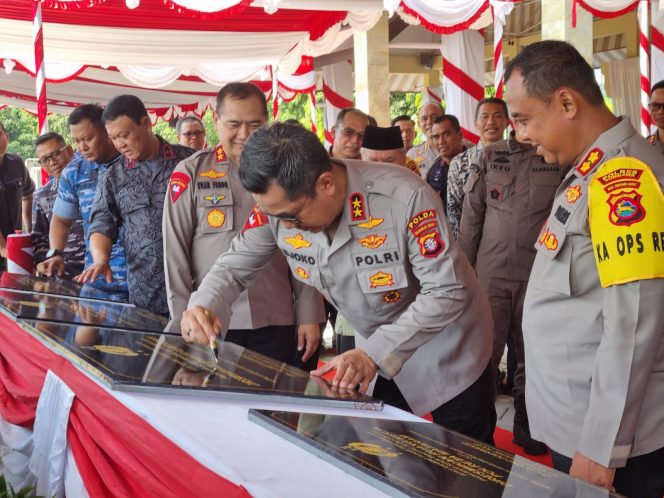 
 Irjen Pol Drs Djoko Resmikan Bangunan Baru Mako Polres Sumbawa