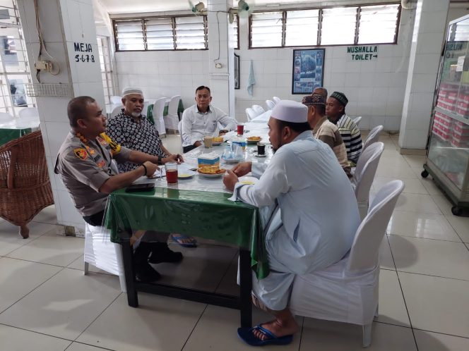 
 Silaturahmi Dengan Tokoh Masyarakat Karang Taliwang, Kapolresta Mataram Ajak Para Tokoh Jaga Kamtibmas