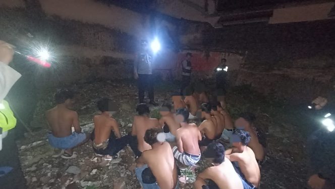 
 Diduga Mabuk Miras, Belasan Remaja Diamankan Personel KRYD Polsek Sumbawa