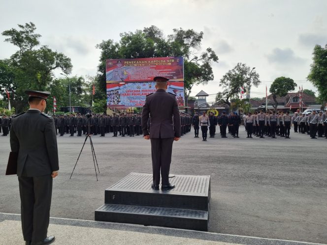 
 Polres Loteng Gelar Upacara Dalam Rangka Memperingati Hari Pahlawan 10 November