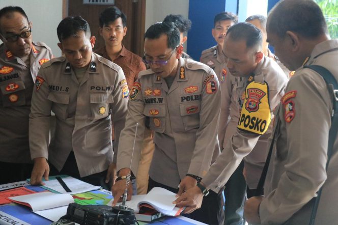 
 4 Pamen Polri Lulusan Dikbangti TA 2023 Kunjungi Polres Tulang Bawang Pada OMB Krakatau 2023-2024