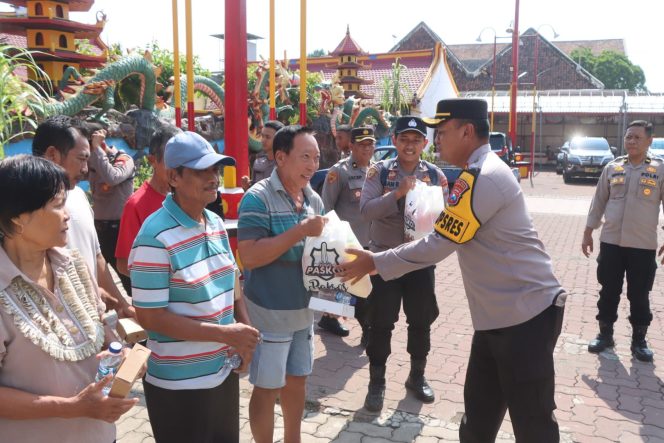 
 Bulan Bakti TNI-Polri Gelar Bakti Kesehatan, Bakti Sosial, dan Bersih–Bersih Rumah Ibadah Di Kota Pasuruan