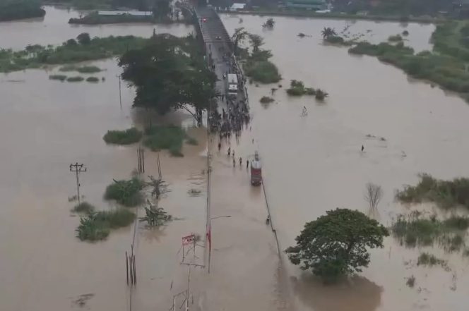 
 Meluapnya Sungai Kali Tuntang, Rute Bus Trans Jateng Koridor 6 Tidak Dapat Beropersional