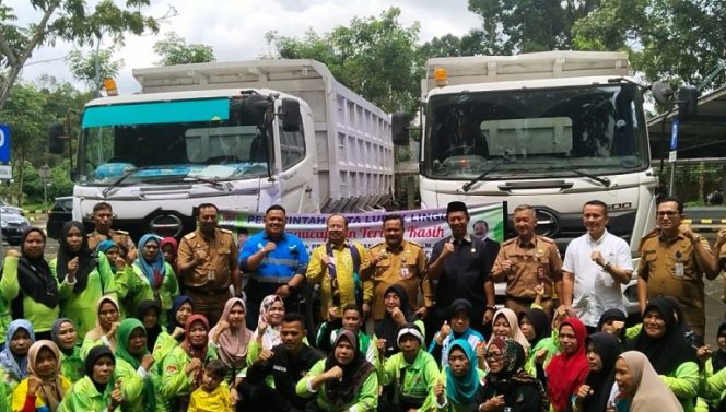 
 Dinas Lingkungan Hidup Lubuklinggau Mendapatkan 5 Unit Motor Roda Tiga Dan 2 Unit Mobil Dump Truck