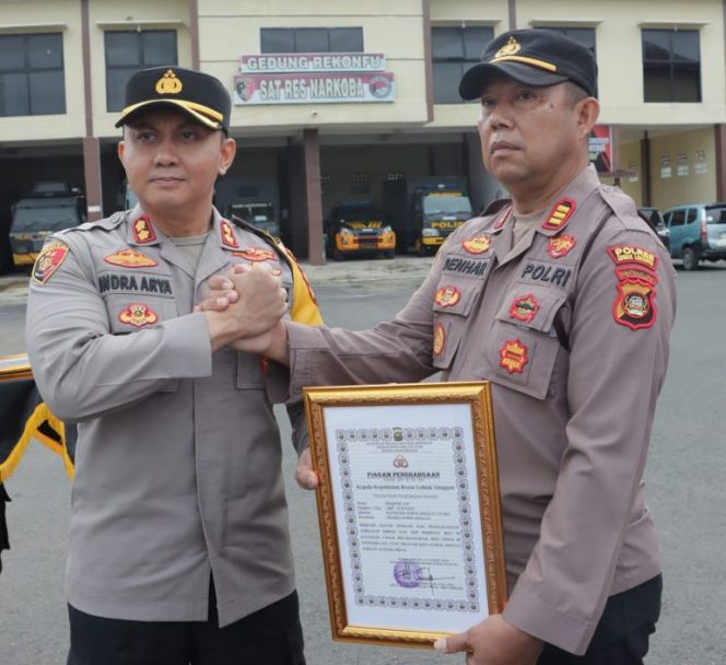 
 79 Personil Polres Lubuk Linggau Raih Rewards Dari Kapolda Sumsel Dan Kapolres Karna Prestasi Gemilang