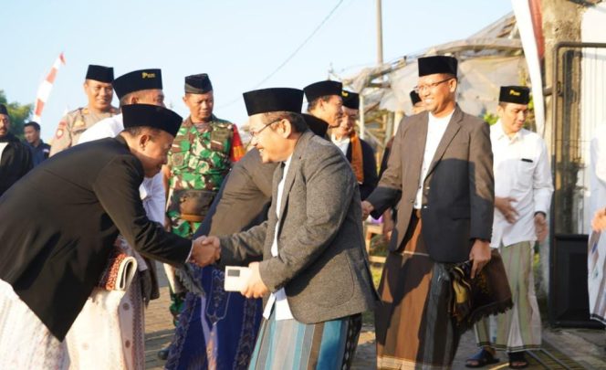 
 Sholat Idul Adha 1445 H di Masjid Subulus Salam Kecamatan Tutur, Pj. Bupati Andriyanto Sampaikan Esensi Berkurban dan Makna Ketakwaan