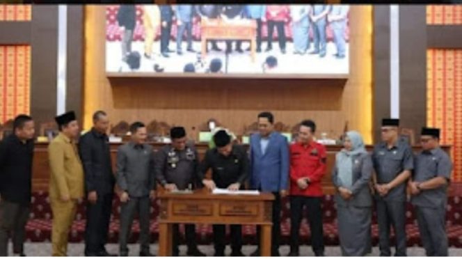 
 DPRD Kota Lubuklinggau Sahkan Perda LKPJ APBD 2023.