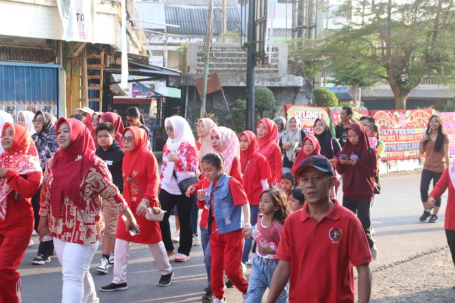 
 Jalan Sehat PWI & IKWI Lampung Utara 