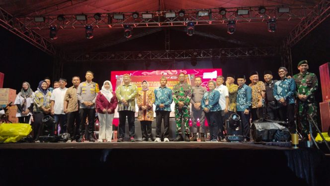 
 KPU Kota Pasuruan Gelar Serah Terima Kirab Maskot Pilkada Serentak 2024