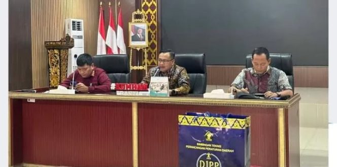 
 Sekda Lubuklinggau H. Trisko Defriyansa Hadiri Rapat Pemantapan Raperwal Bersama Kemenkumham Sumsel