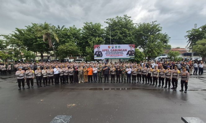 
 Apel Gabungan Kesiapan Pengamanan Malam Tahun Baru 2025 Polres Pasuruan Kota