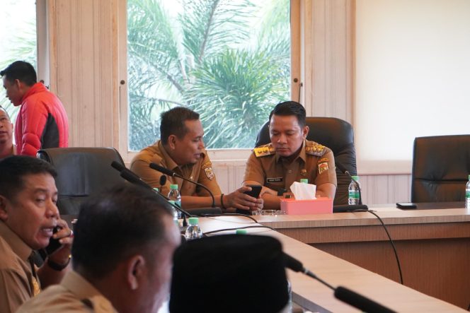 
 Perdana Ngantor Setelah Dilantik, Bupati Pelalawan  Tamrin,SH Ingatkan Kepala Dinas/OPD Agar Bekerja Untuk Masyarakat.