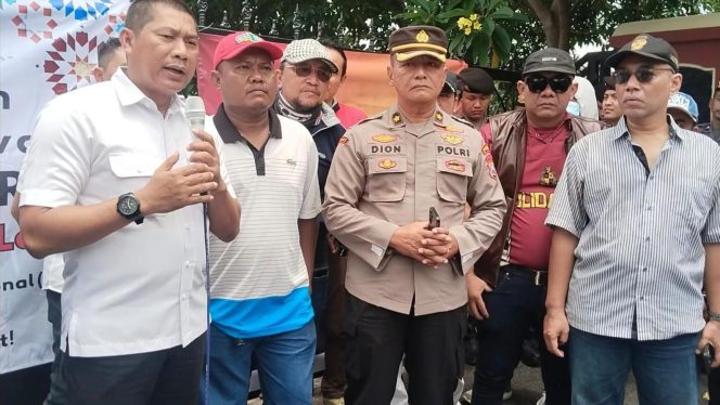 
 Jaringan Anti Rasuah Jatim Gelar Aksi di Depan Polda Jatim, Desak Skandal Korupsi Rp12 Miliar di Sampang.