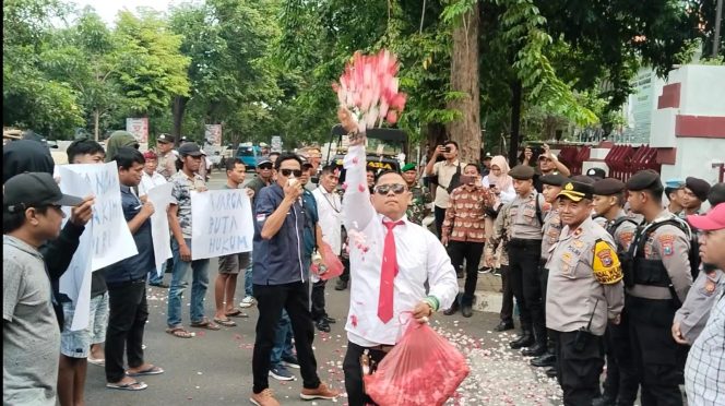 
 Warga Pohjentrek Kota Pasuruan